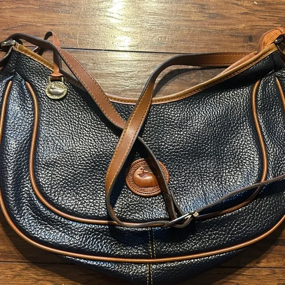 Vintage Dooney & Bourke Black Pebbled Leather Shoulder Bag with Tan Trim - Picture 5 of 14